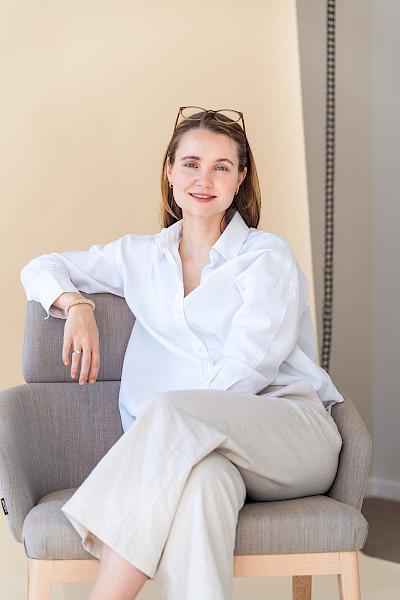 Anna Schmitz Close-Up